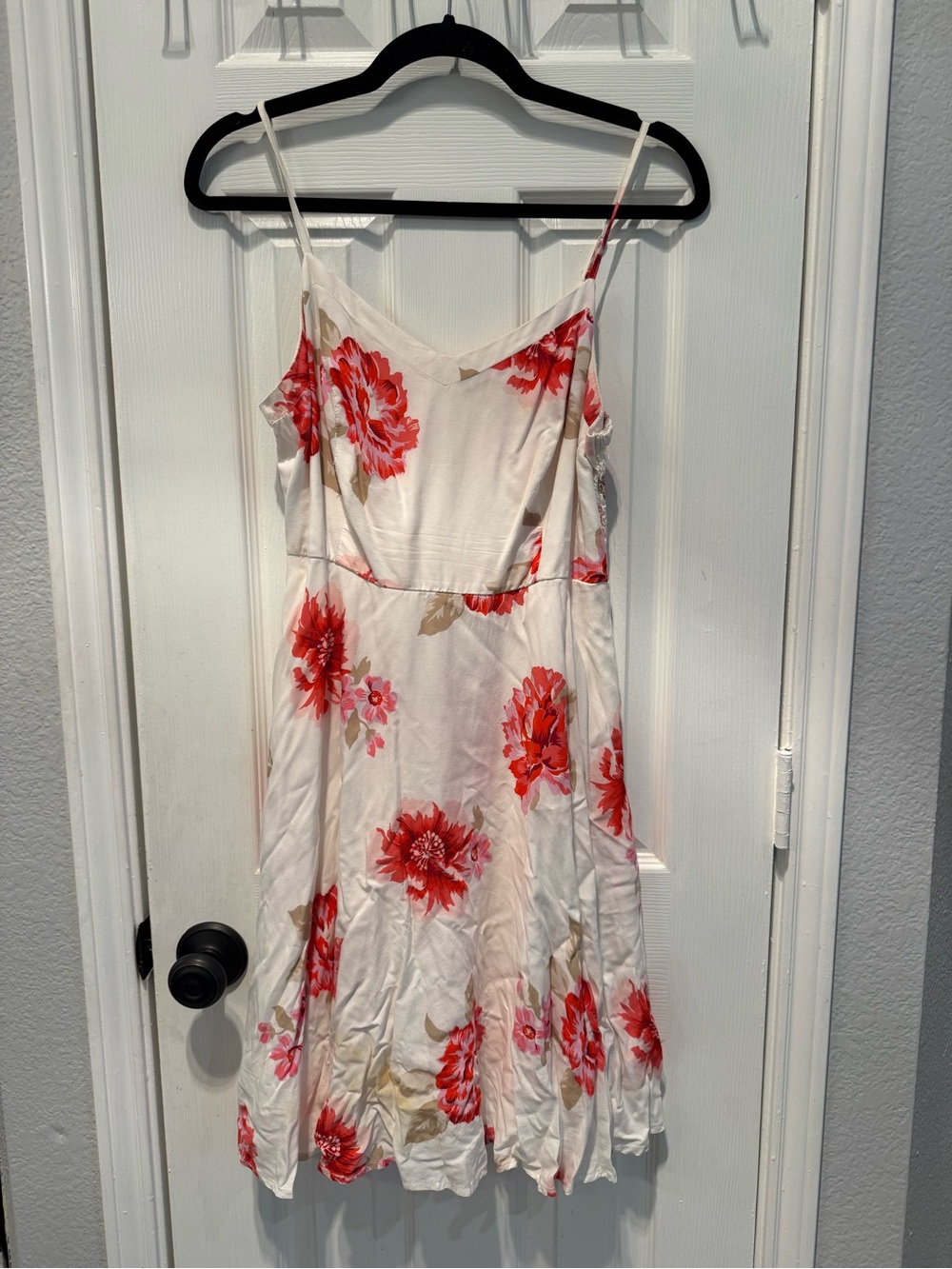 🌺 Old Navy Floral Sundress Medium | White Pink Red Floral Fit & Flare Mini Dress - Picture 2 of 6